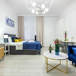 Apartment Bluebird Vistula & Wawel Hill & Old Town - By Homelike, Krakow